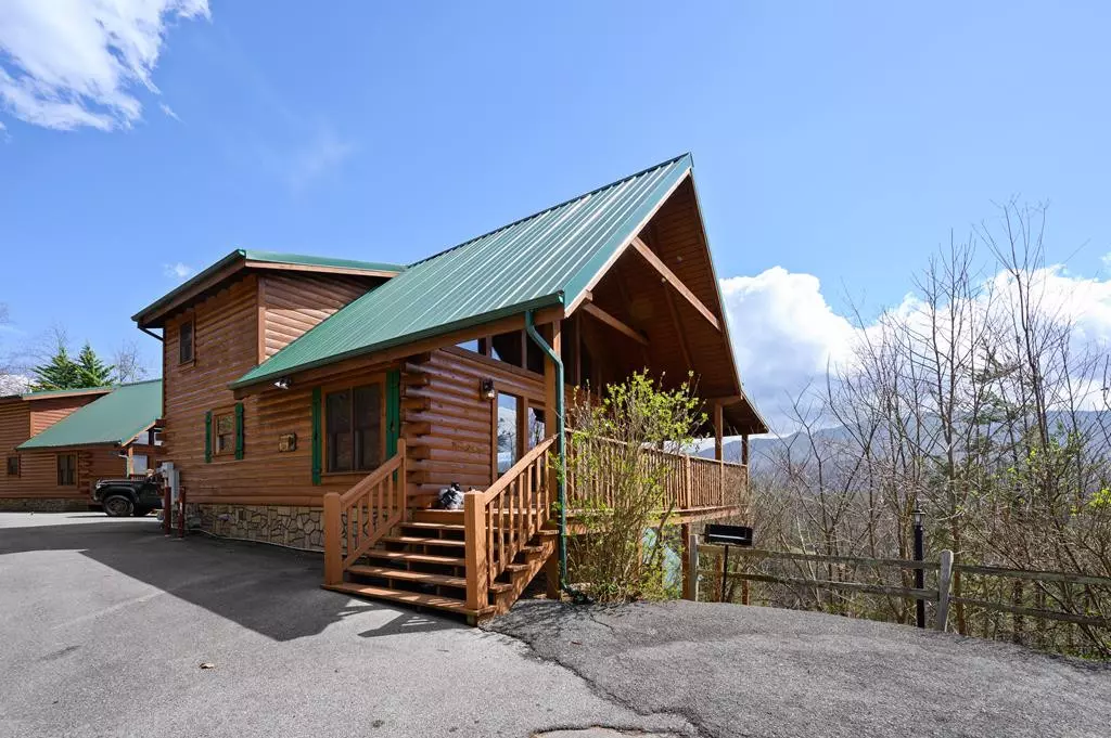 Gatlinburg, TN 37738,964 High Mountain WAY