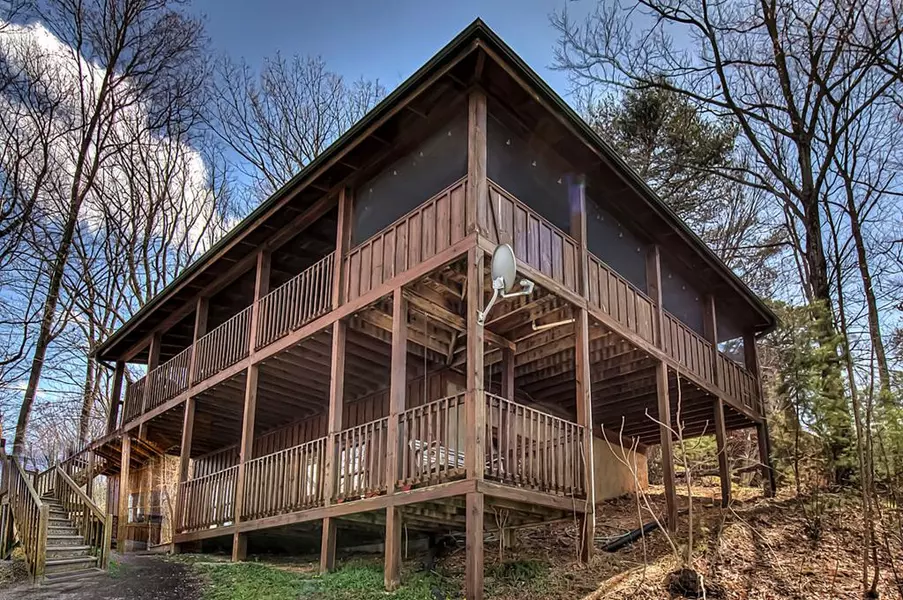 1617 Silver Poplar LN, Sevierville, TN 37876