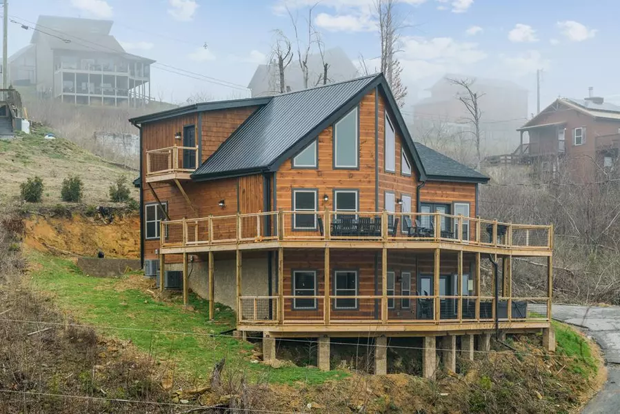 777 Village Loop RD, Gatlinburg, TN 37738