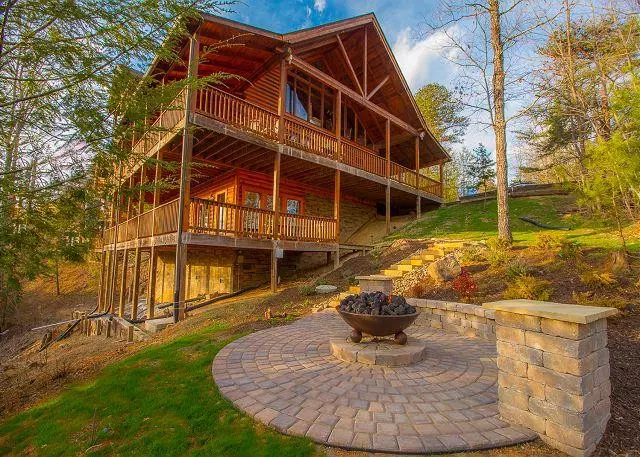 Gatlinburg, TN 33738,3626 Moonshine WAY