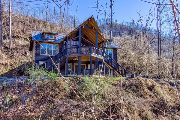 716 Kelly ST, Gatlinburg, TN 37738