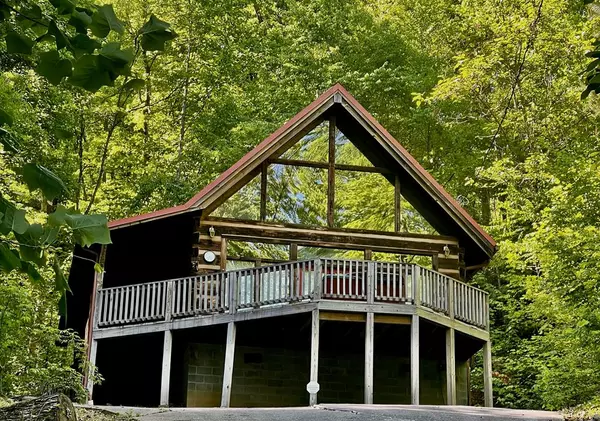 1138 Alpenrose RD, Gatlinburg, TN 37738