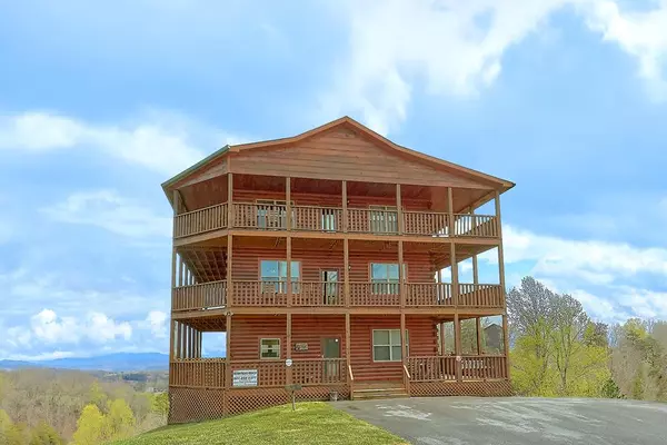 1911 Oakmont DR, Sevierville, TN 37876