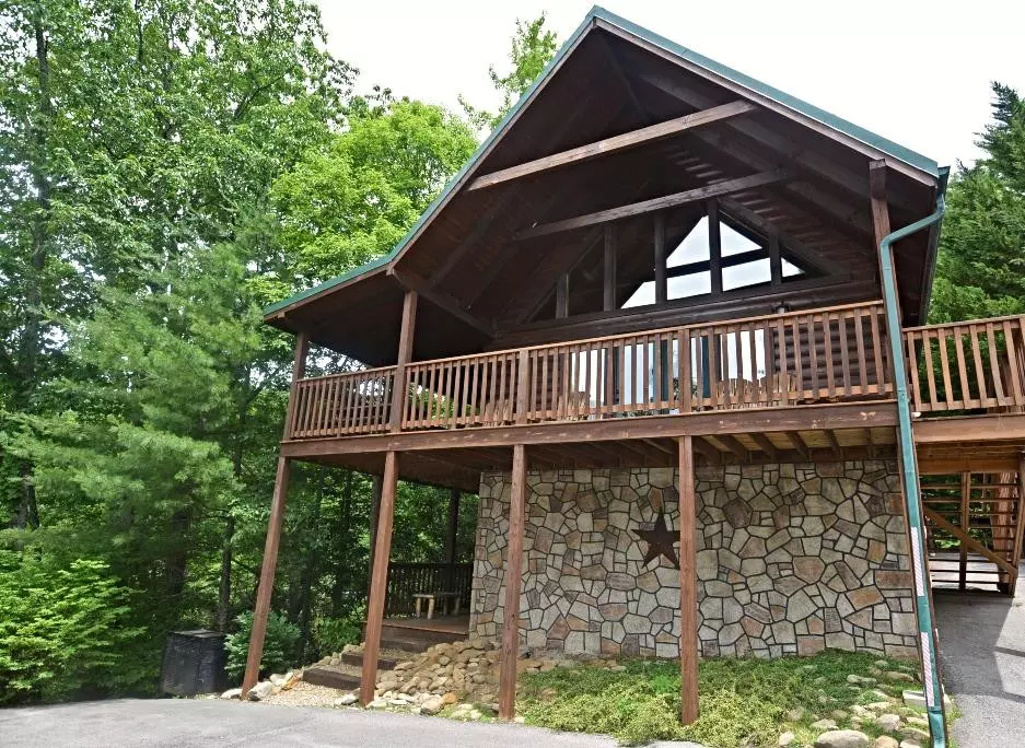 Gatlinburg, TN 37738,863 High Mountain WAY