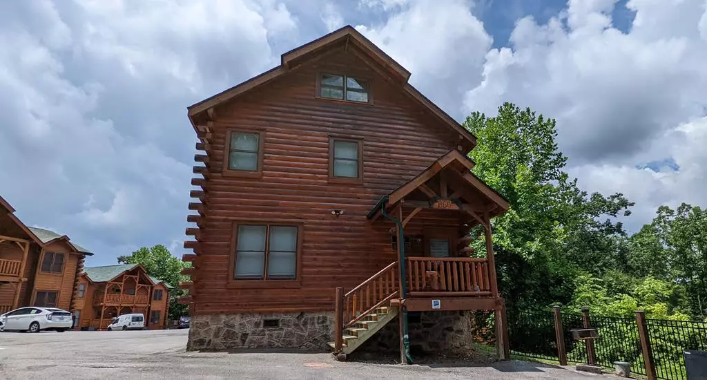 860 Black Bear Cub WAY, Sevierville, TN 37862