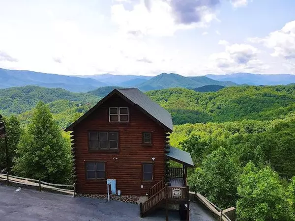 3012 Hickory Lodge DR, Sevierville, TN 37862