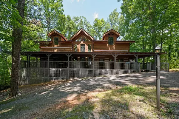 1949 Orchard DR, Sevierville, TN 37876