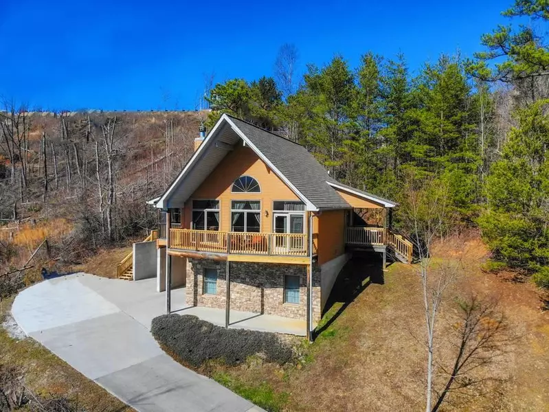 720 Deerfoot DR, Gatlinburg, TN 37738