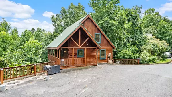 707 Ridgewood WAY, Pigeon Forge, TN 37863