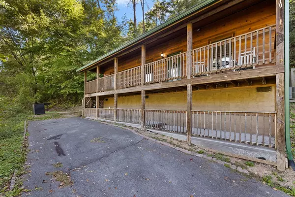 Pigeon Forge, TN 37863,619 Pine MTN