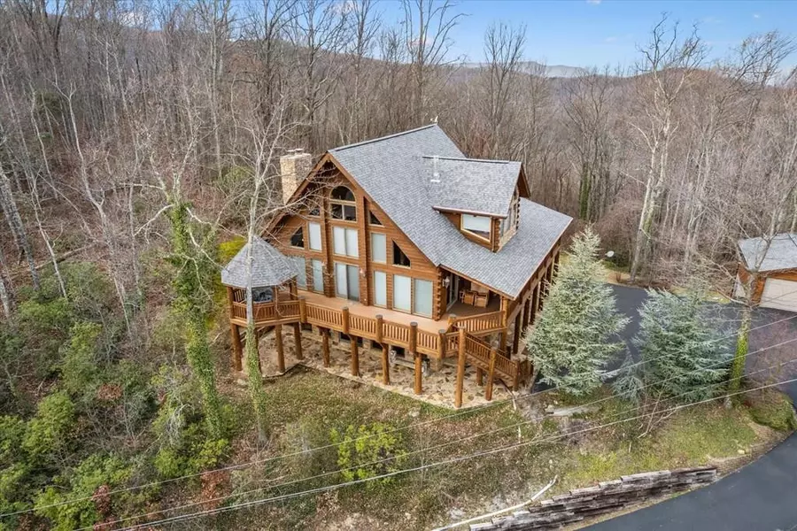 1184 Ski View DR, Gatlinburg, TN 37738