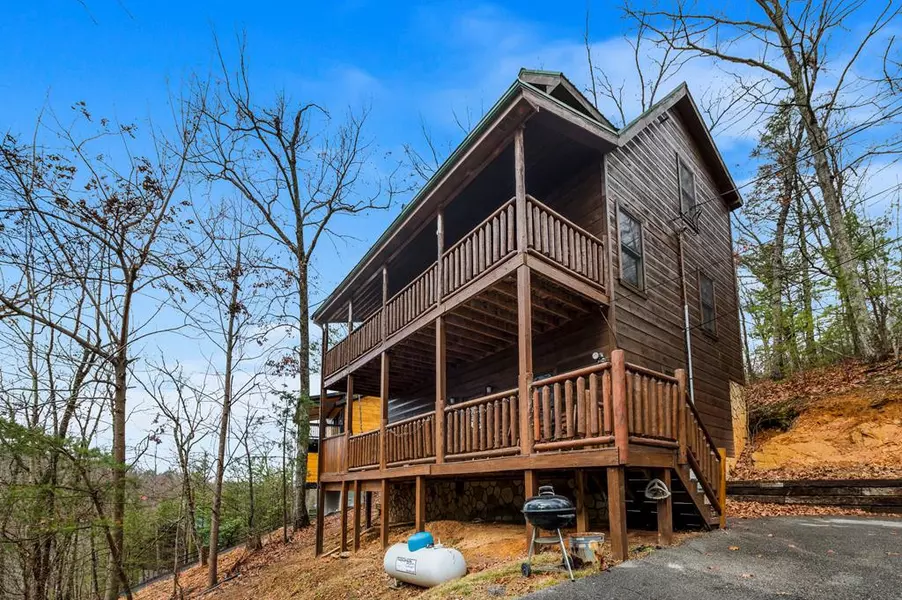 1913 Rose PASS, Sevierville, TN 37876