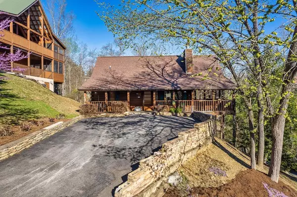 915 Deer Run WAY, Sevierville, TN 37862