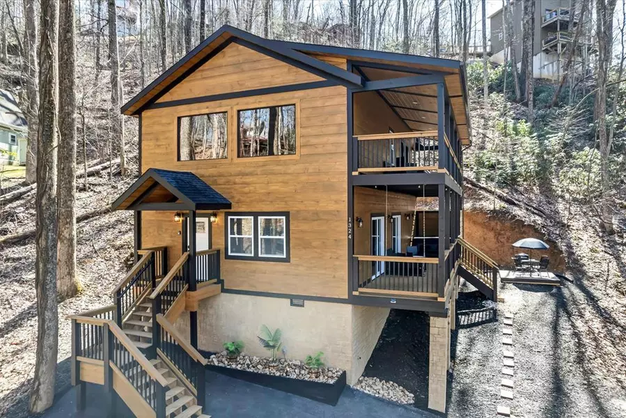 1324 Baden CIR, Gatlinburg, TN 37738