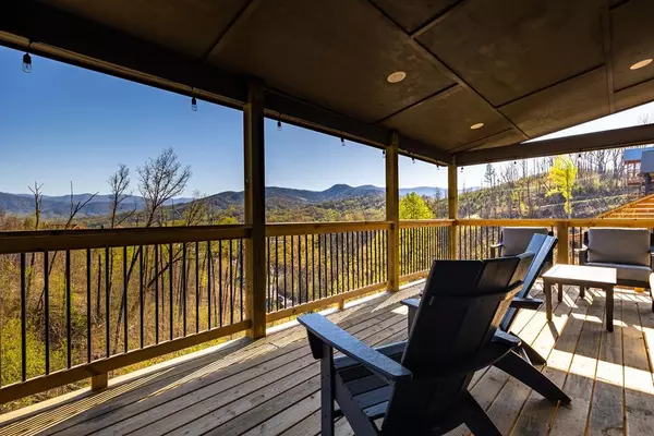 Gatlinburg, TN 37738,811 WILEY OAKLEY DR