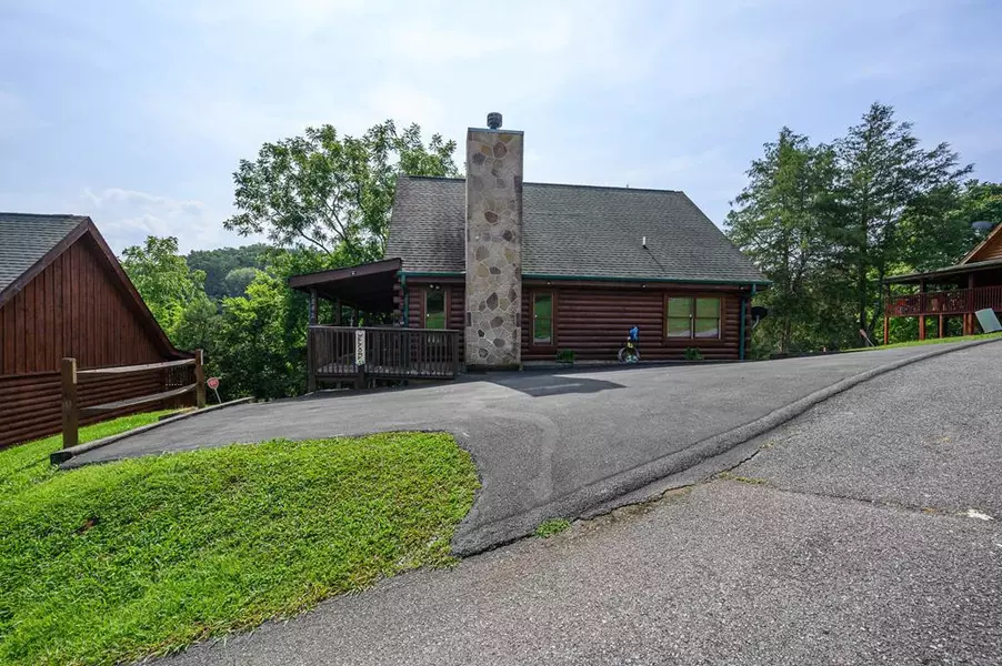 1842 Trout WAY, Sevierville, TN 37862