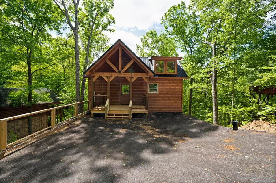 922 Ski View LN, Sevierville, TN 37876