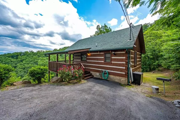 Sevierville, TN 37876,2165 Hummingbird Hill WAY