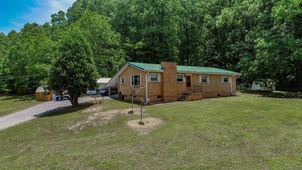 Cosby, TN 37722,4040 Trail Hollow RD