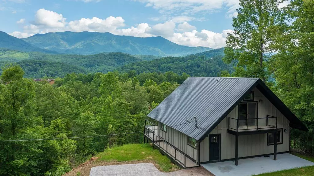 Gatlinburg, TN 37738,556 Galloway LN