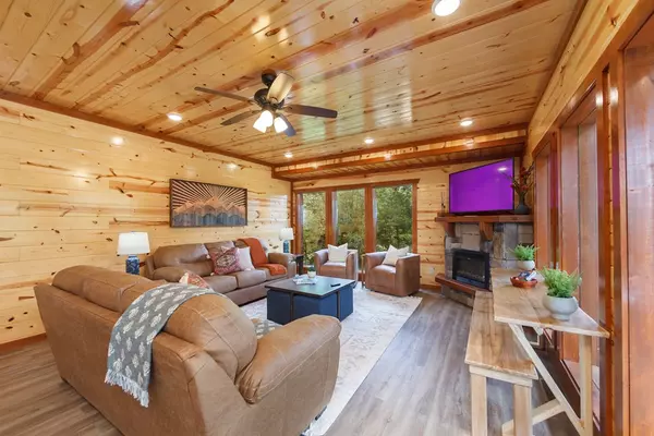 Sevierville, TN 37876,2594 Rogers WAY