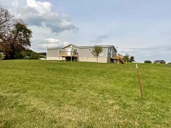 550 Old Stage RD, Dandridge, TN 37325