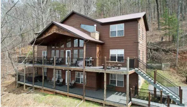 3845 Clabo Mountain LN, Sevierville, TN 37862