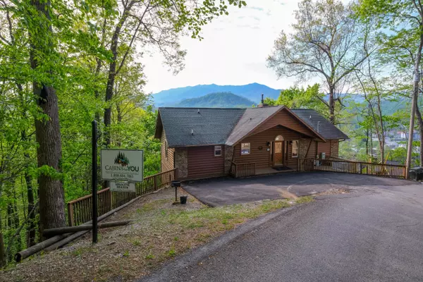 501 Smoky View Ct, Gatlinburg, TN 37738