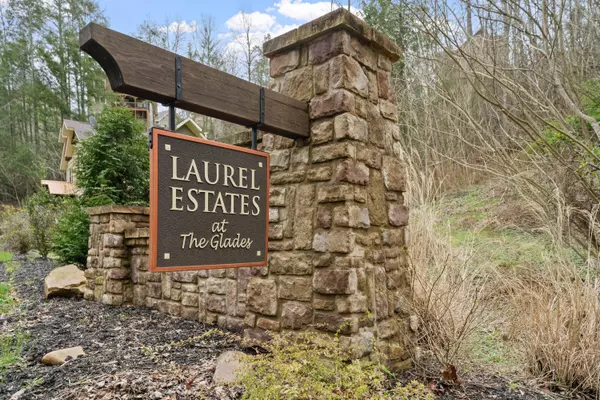 Gatlinburg, TN 37738,625 Mountain Glades Way