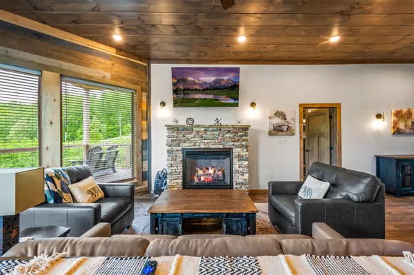 Gatlinburg, TN 37738,1237 Hemlock DR