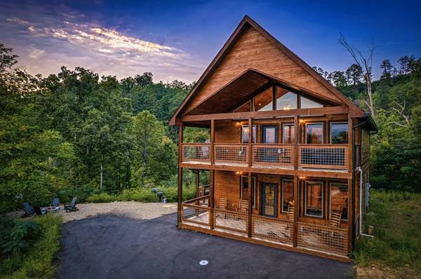 1825 Blue Tick WAY, Sevierville, TN 37876