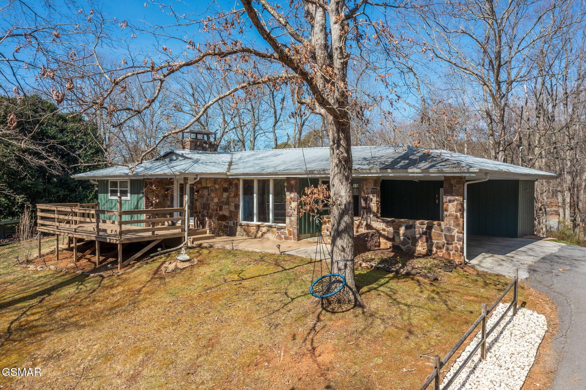 909 Carvers Lane, Sevierville, TN 37876