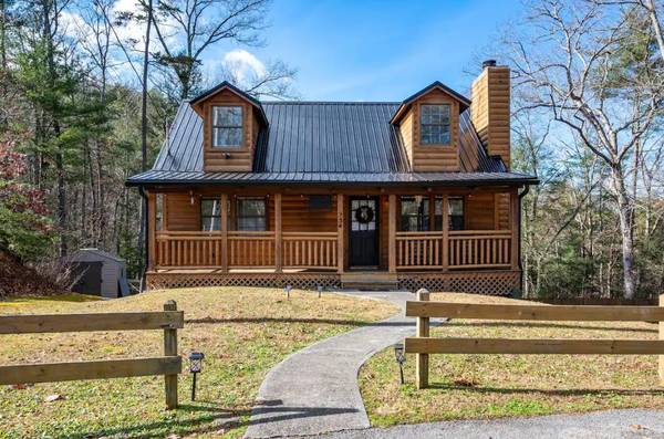 734 Country Oaks DR, Pigeon Forge, TN 37863