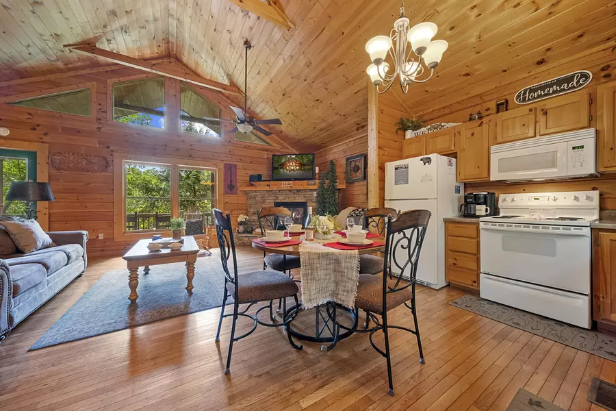 1749 Mountain shadows WAY, Gatlinburg, TN 37738