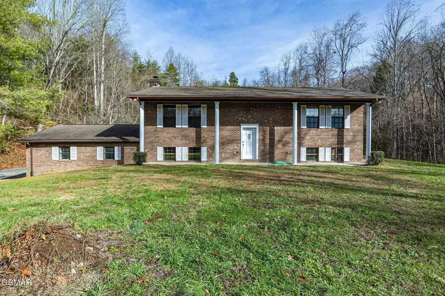 2313 Hall RD, Dandridge, TN 37725