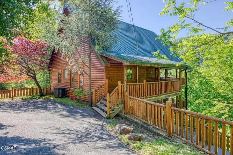 2766 Overholt TRL, Sevierville, TN 37862