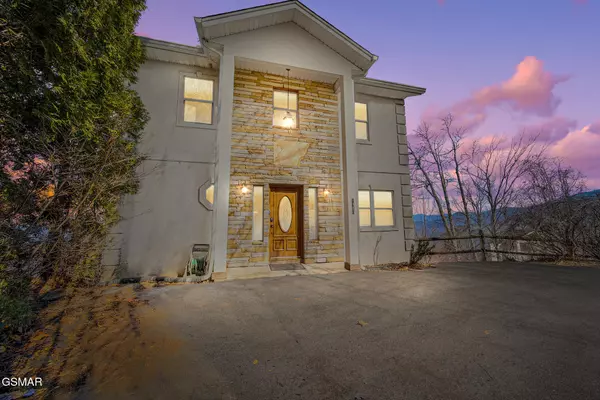 1960 Saint Moritz DR, Gatlinburg, TN 37738