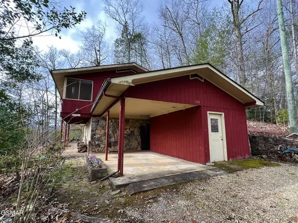 640 Tank Hill RD, Gatlinburg, TN 37738