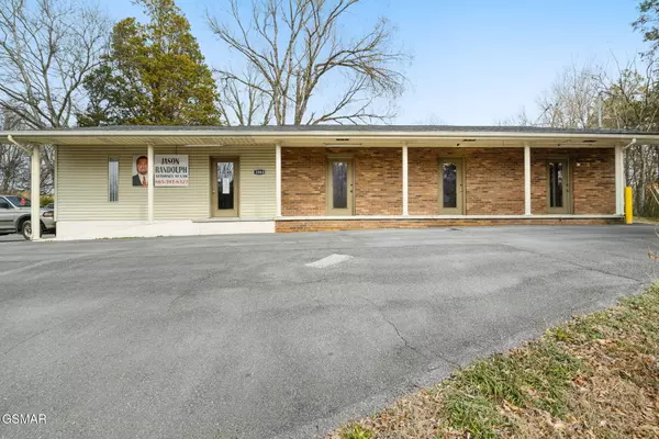1064 Highway 92 S, Dandridge, TN 37725