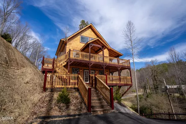 1144 Cole LN, Gatlinburg, TN 37738