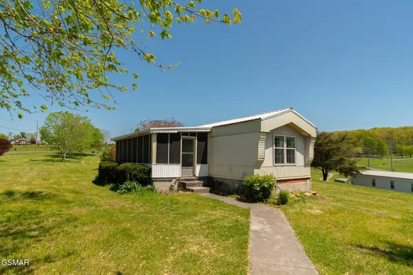 1719 Circle Lake DR,  Dandridge,  TN 37725