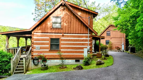 2570 Pittman Center RD, Sevierville, TN 37876