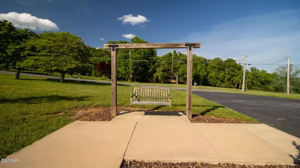 Dandridge, TN 37725,621 Briarwood Drive