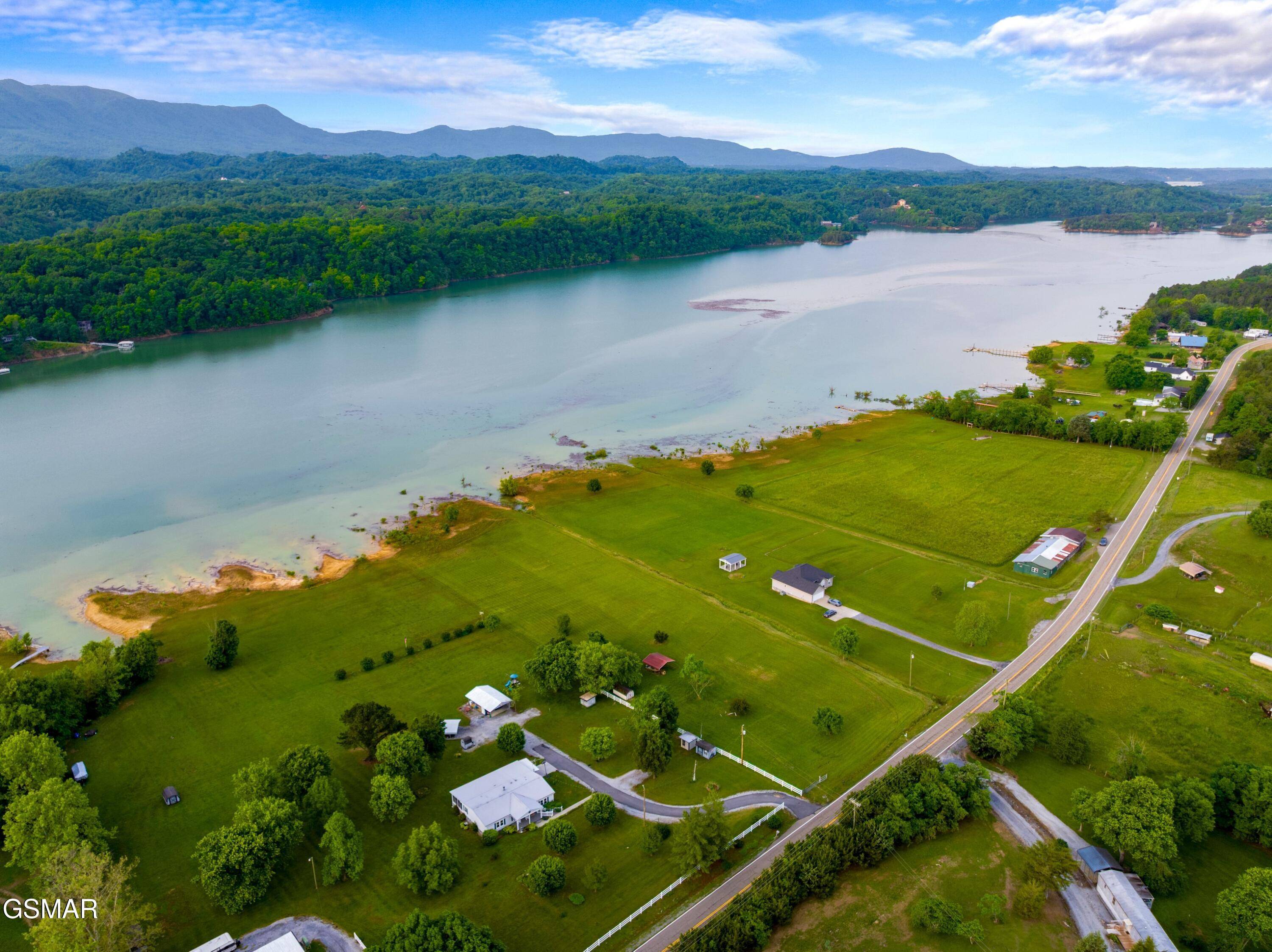 2605 Indian Creek RD, Dandridge, TN 37725