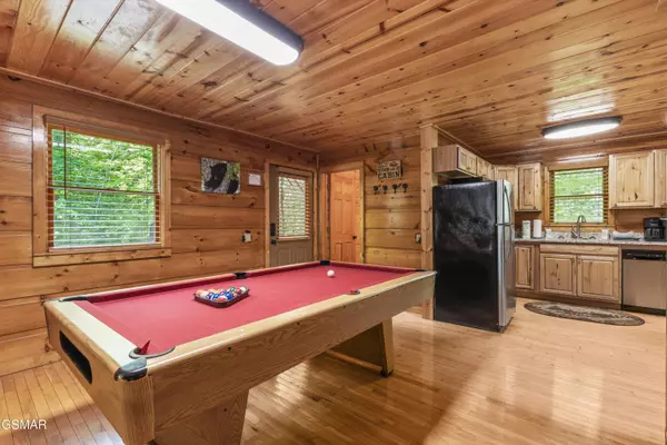 Gatlinburg, TN 37738,4110 Kidds WAY 5