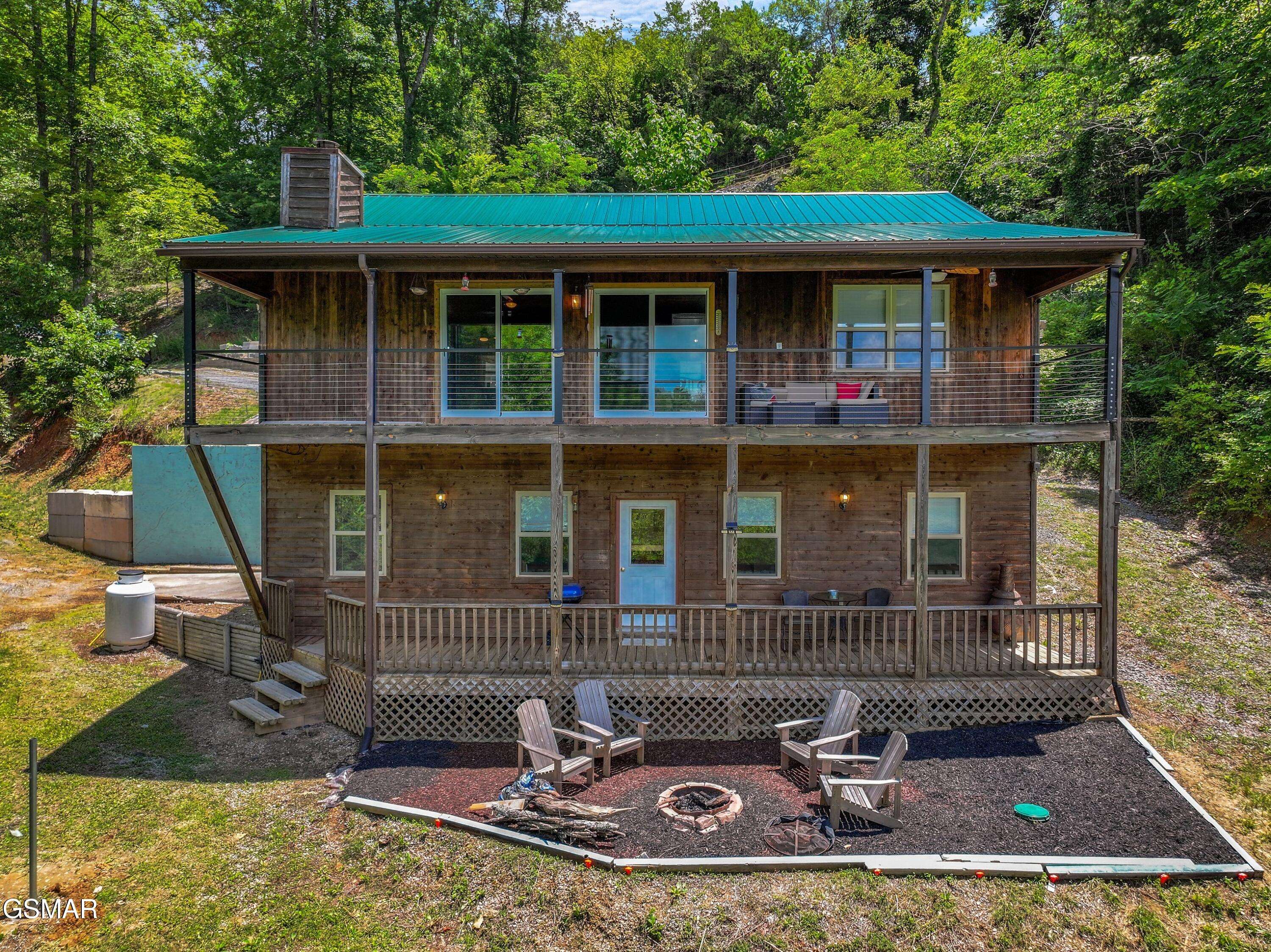 2759 Wildwood RD, Dandridge, TN 37725