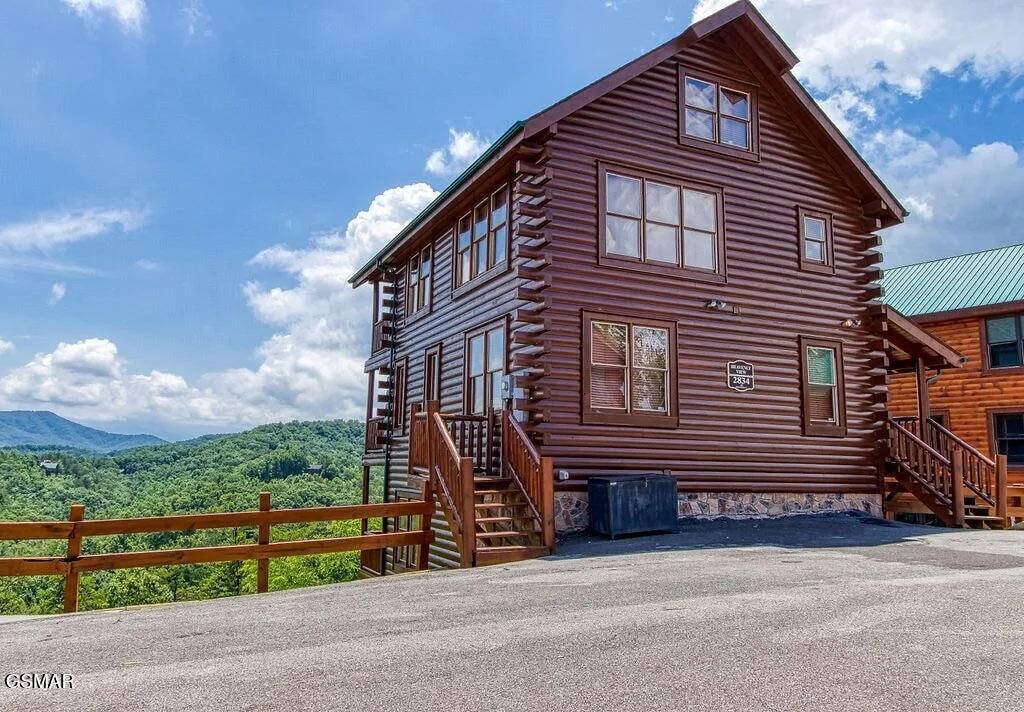 2834 White Oak Ridge LN, Sevierville, TN 37862