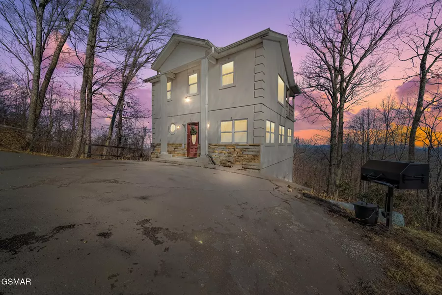 1956 Saint Moritz DR, Gatlinburg, TN 37738