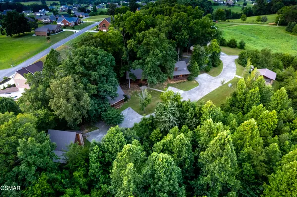 1311 Ina Grace LN, Sevierville, TN 37862