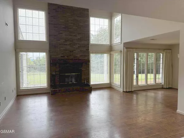 Sevierville, TN 37876,213 Pembroke DR